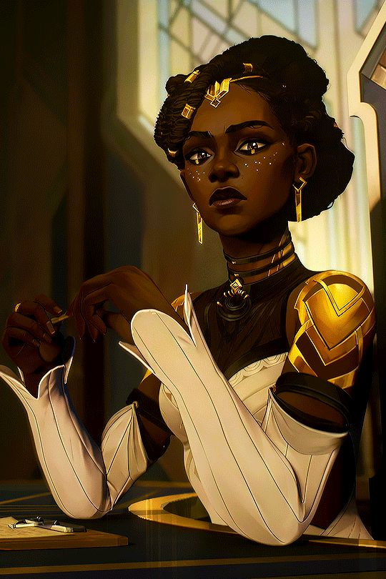 Mulher muito bela enfeitada de ouro